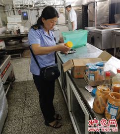 中牟县青年路街道开展夏季大中型饭店食品安全专项整治